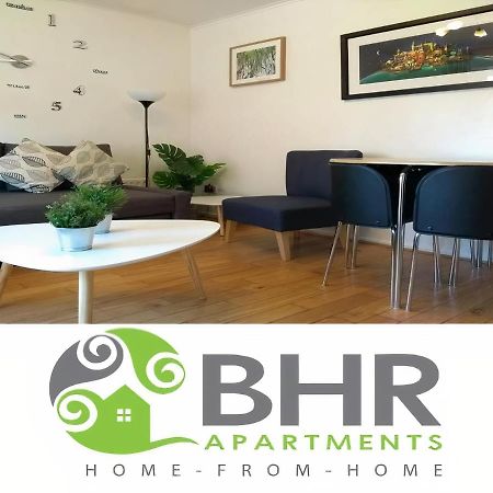 Very Central Location- Free Parking - 2 Bedrooms 贝尔法斯特 外观 照片