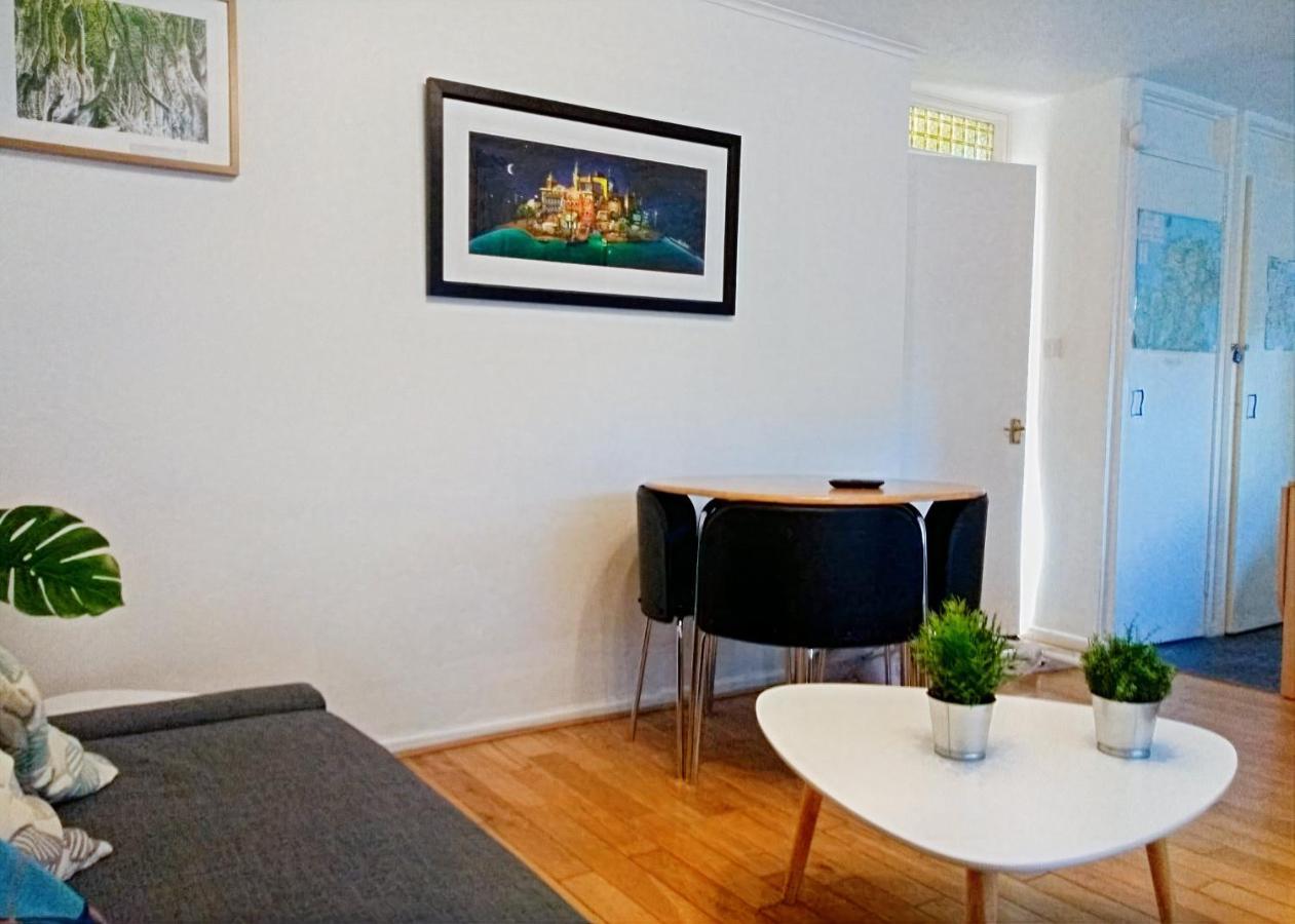 Very Central Location- Free Parking - 2 Bedrooms 贝尔法斯特 外观 照片