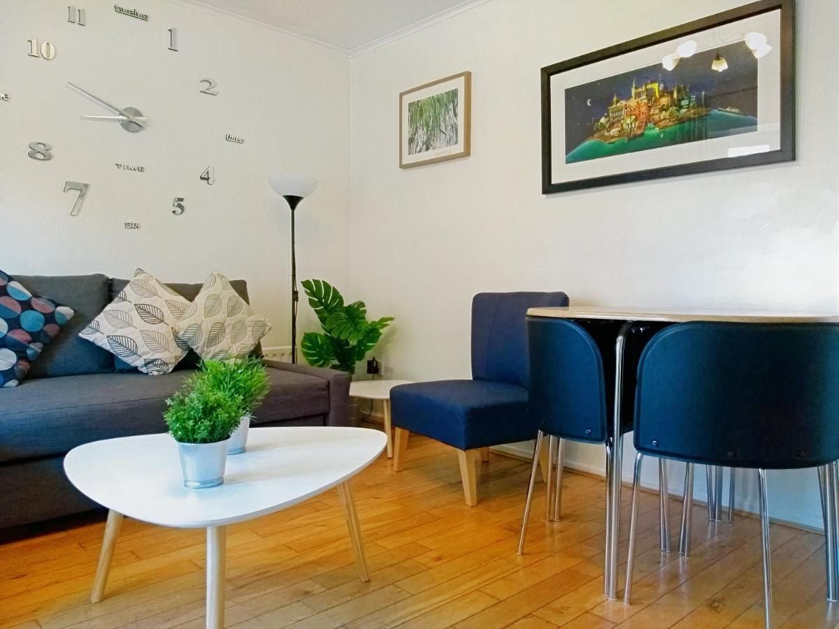 Very Central Location- Free Parking - 2 Bedrooms 贝尔法斯特 外观 照片