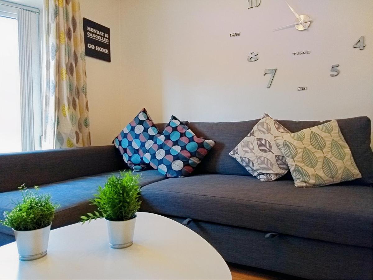 Very Central Location- Free Parking - 2 Bedrooms 贝尔法斯特 外观 照片