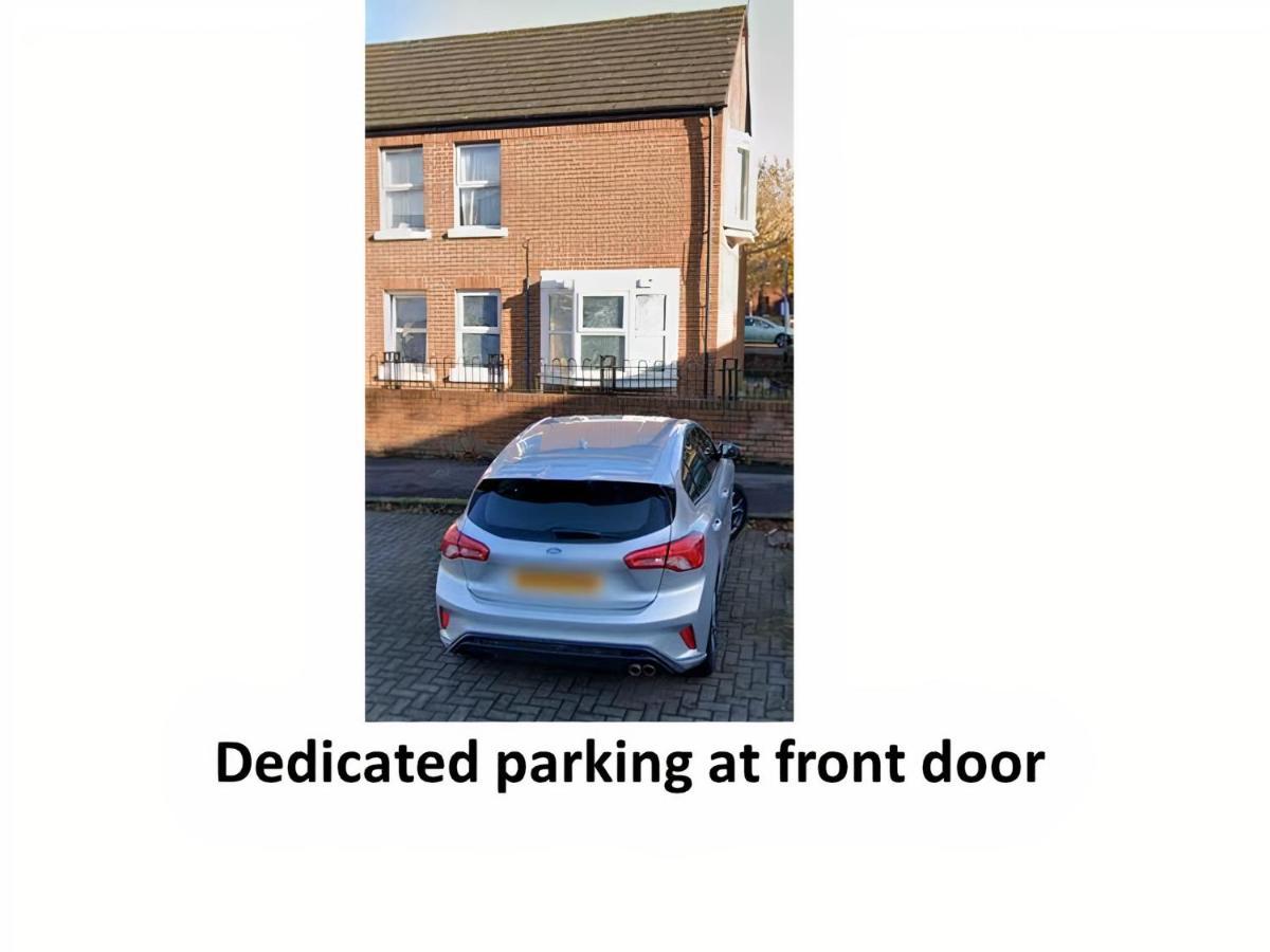 Very Central Location- Free Parking - 2 Bedrooms 贝尔法斯特 外观 照片