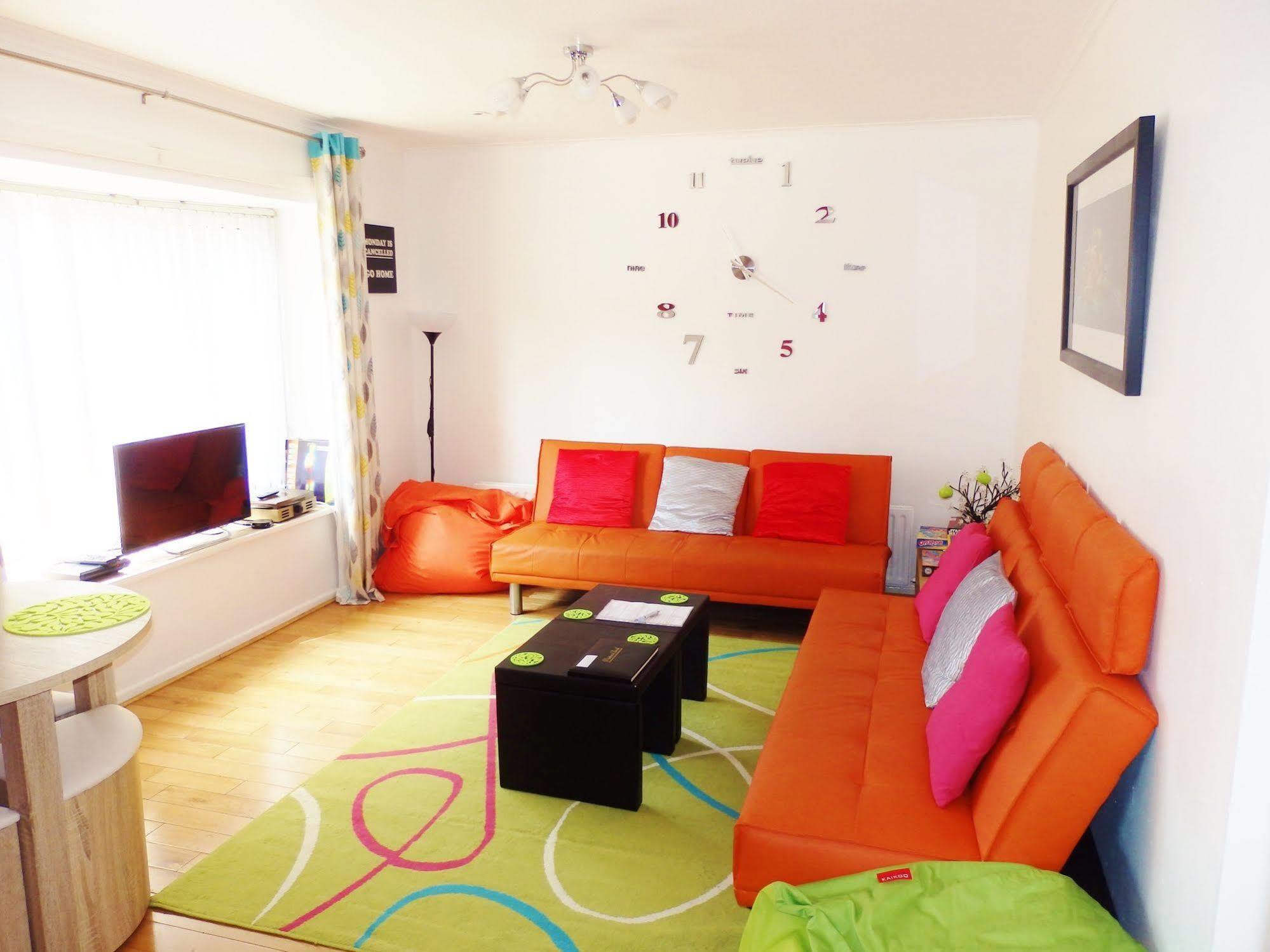 Very Central Location- Free Parking - 2 Bedrooms 贝尔法斯特 外观 照片
