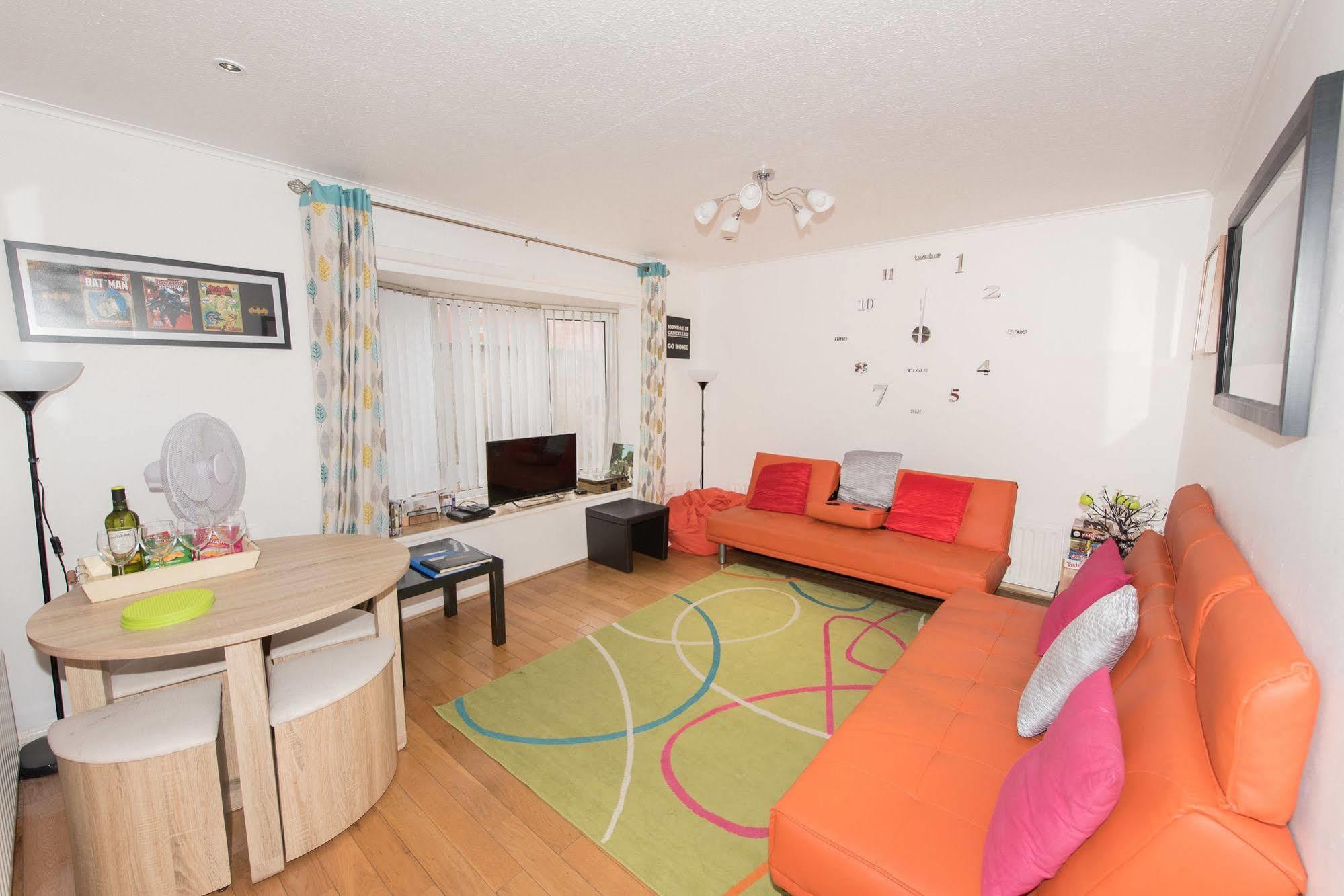 Very Central Location- Free Parking - 2 Bedrooms 贝尔法斯特 外观 照片