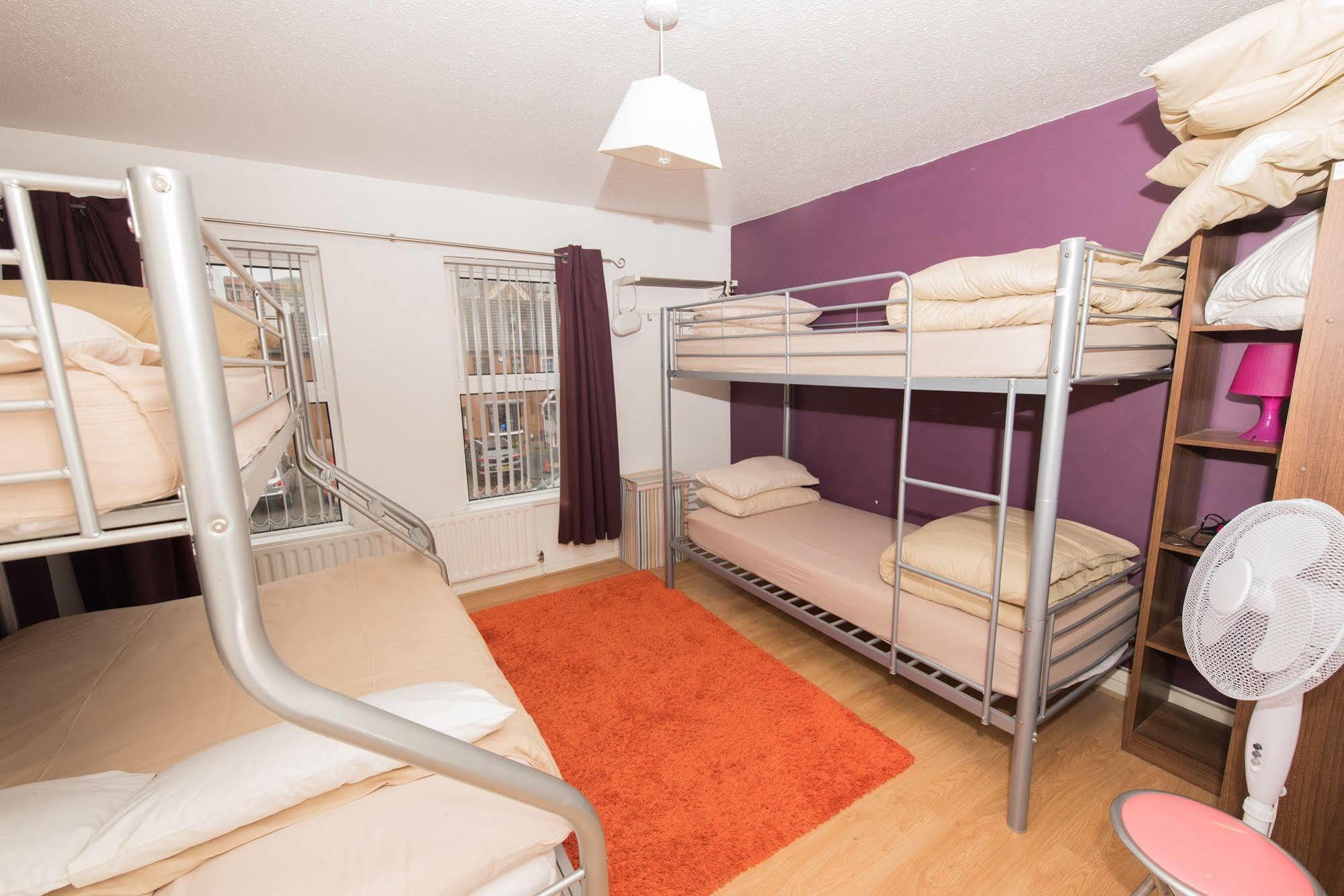 Very Central Location- Free Parking - 2 Bedrooms 贝尔法斯特 外观 照片