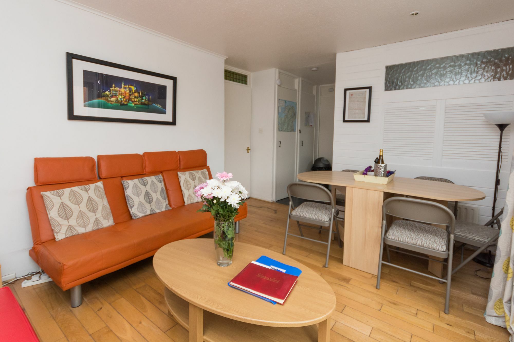 Very Central Location- Free Parking - 2 Bedrooms 贝尔法斯特 外观 照片