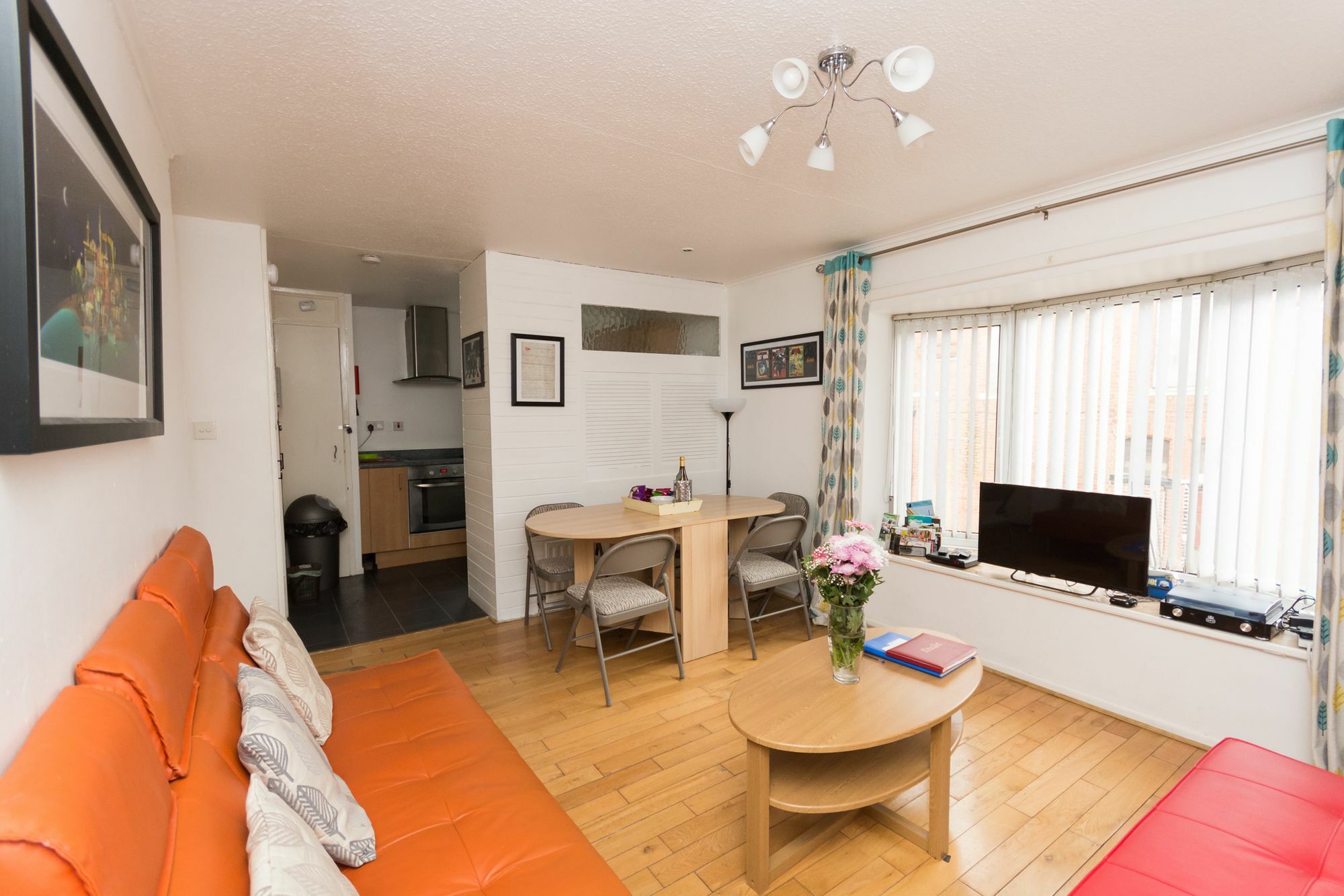 Very Central Location- Free Parking - 2 Bedrooms 贝尔法斯特 外观 照片